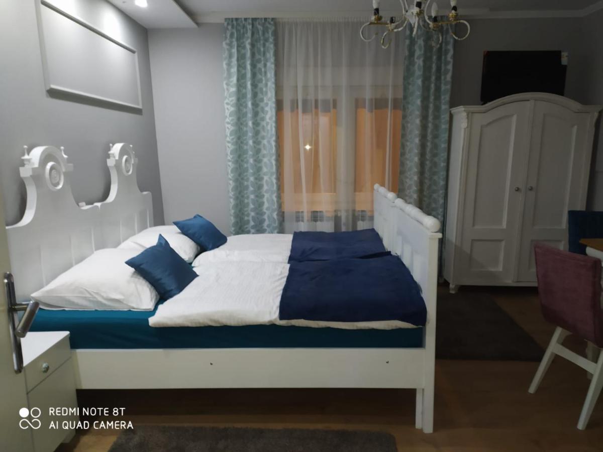 Villa Lucia - Apartments&Rooms Славонски брод Екстериор снимка