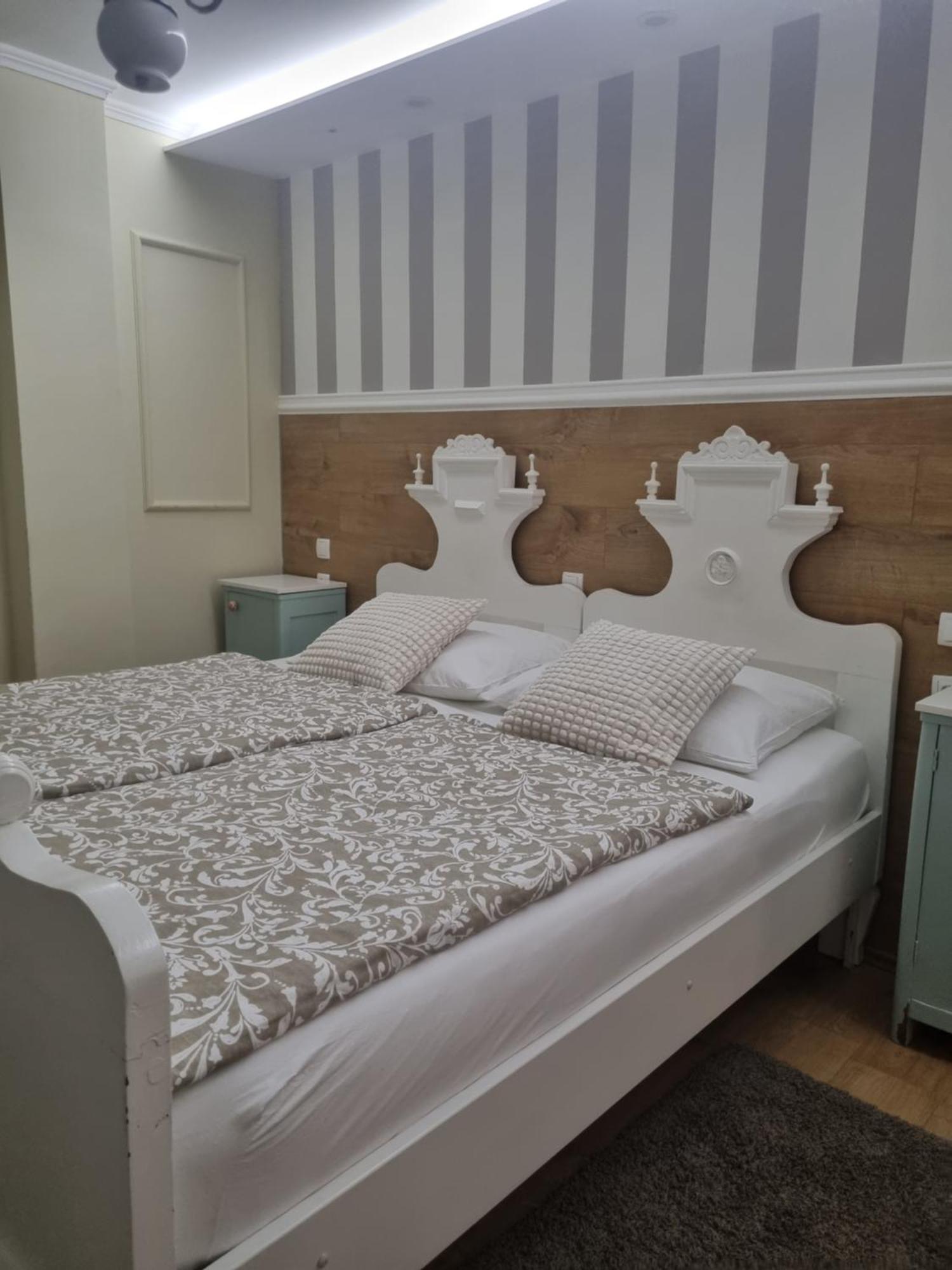 Villa Lucia - Apartments&Rooms Славонски брод Екстериор снимка