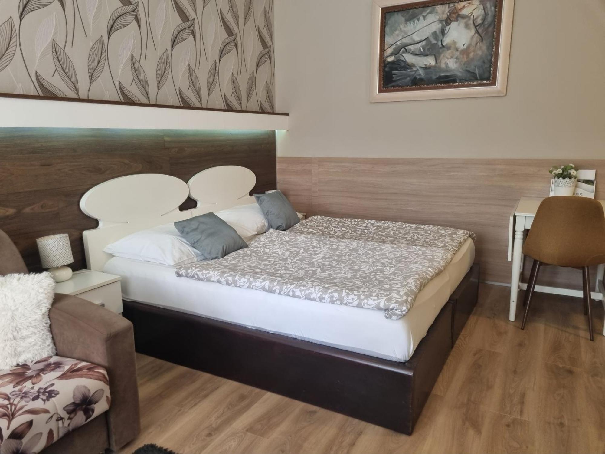 Villa Lucia - Apartments&Rooms Славонски брод Екстериор снимка