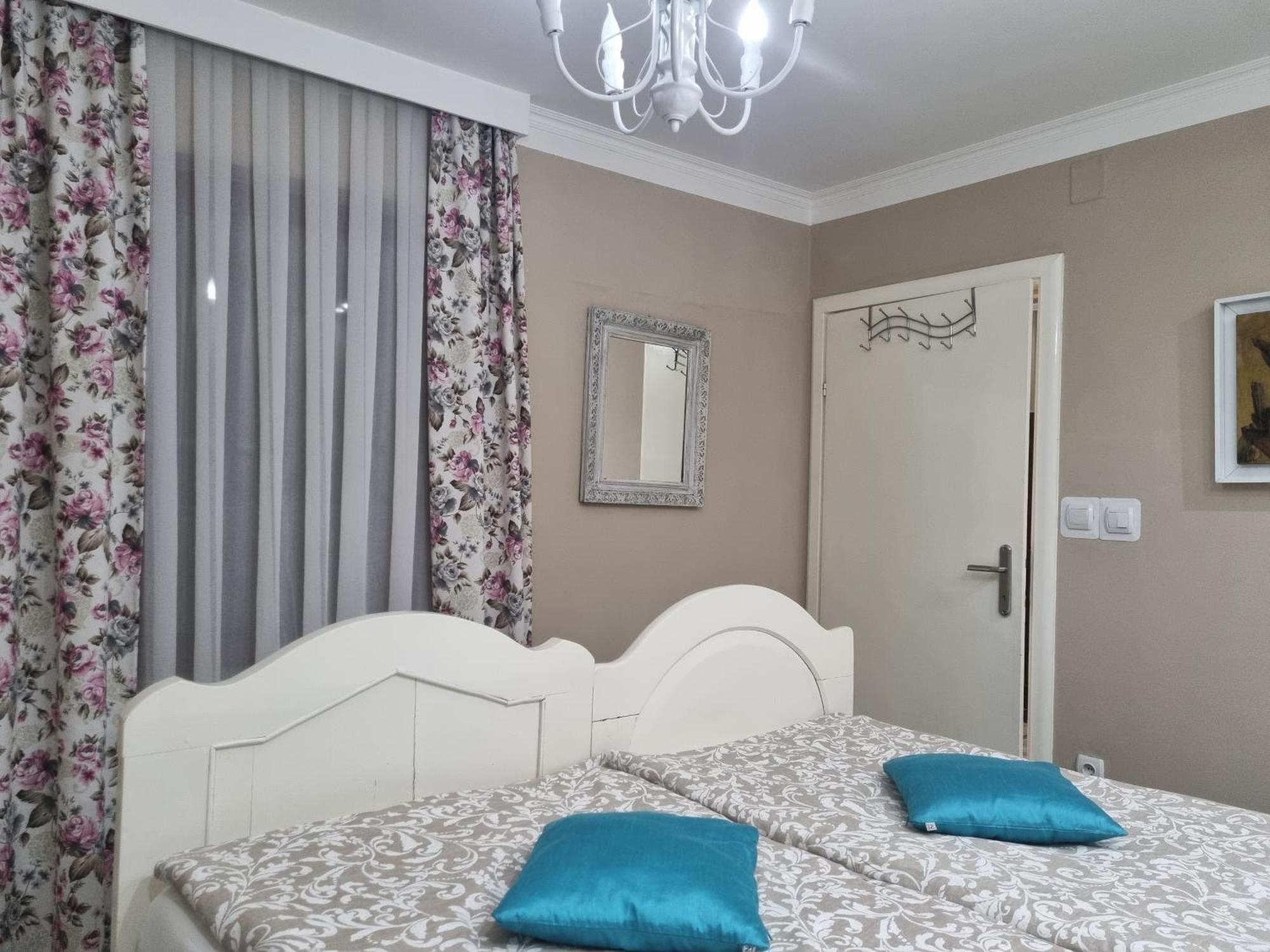 Villa Lucia - Apartments&Rooms Славонски брод Екстериор снимка